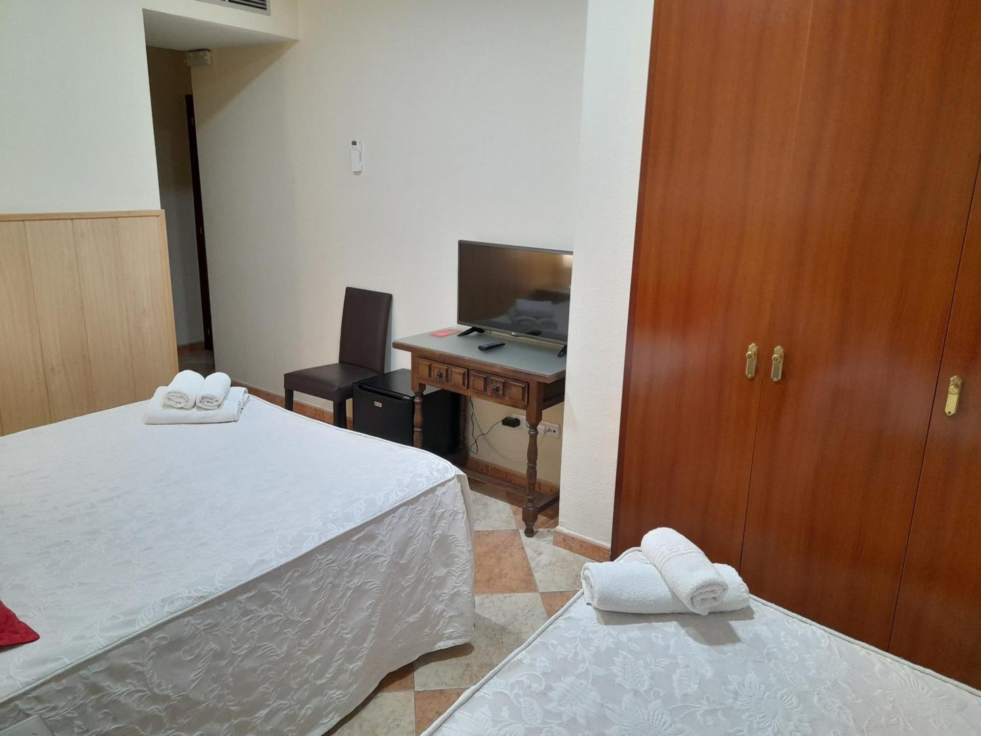 Hostal San Roque Guadalajara Extérieur photo