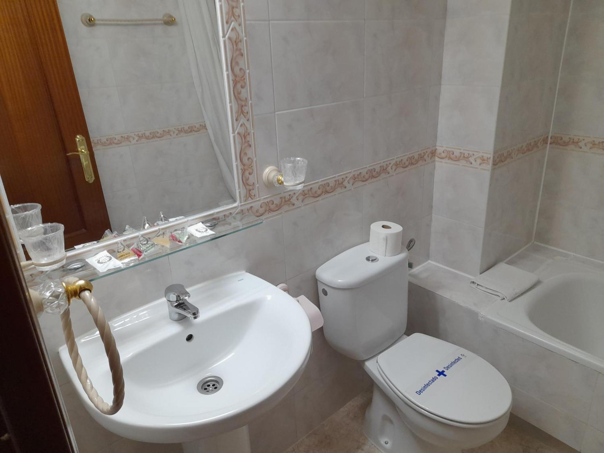 Hostal San Roque Guadalajara Extérieur photo